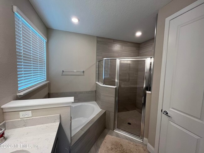 Building Photo - 211 Diamondback Ave