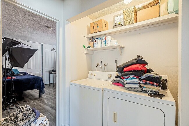 Building Photo - 5168 Garden Ln