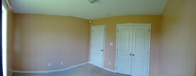 Building Photo - Close to Everything!