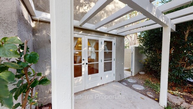 Building Photo - 2761 Vista Umbrosa
