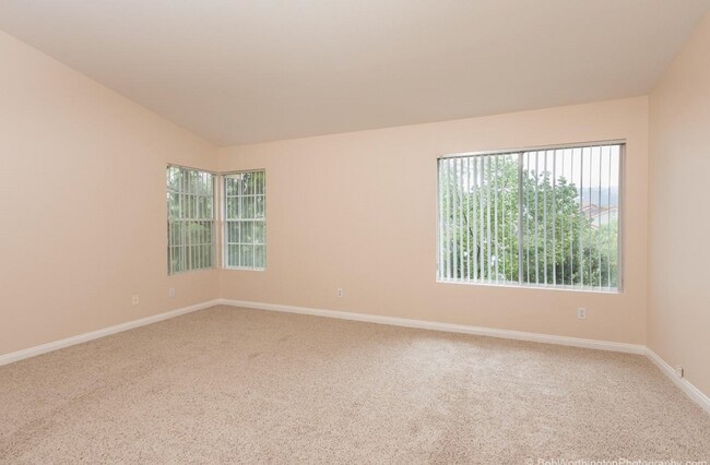 Building Photo - 10878 Creekbridge Pl