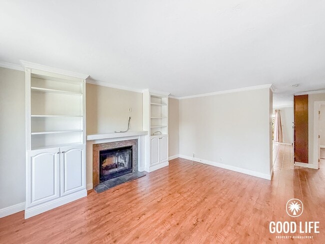 Building Photo - Serene 2BD/2BA End Unit Condo in Carmel Valley with Community Pool & Detached Garage