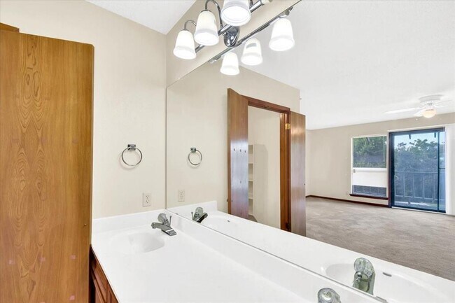 Building Photo - 2015 Mistywood Dr