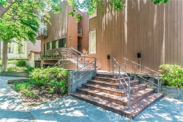 Building Photo - 13236 Valleyheart Dr