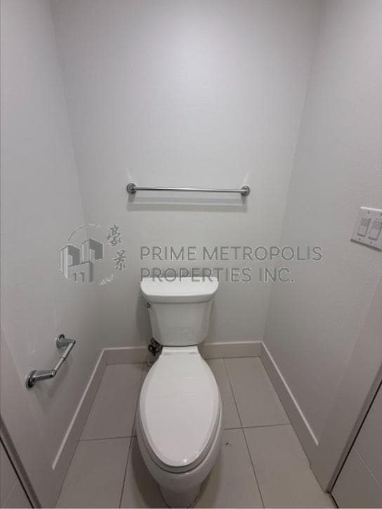 Building Photo - 2142 10th Ave W