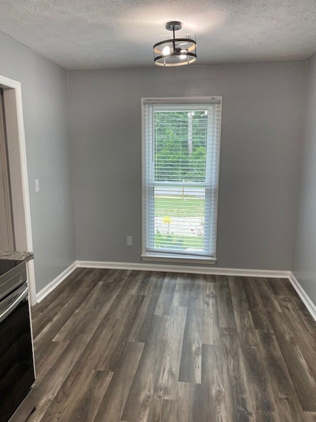 Building Photo - Totally Remodeled and Ready for YOU.