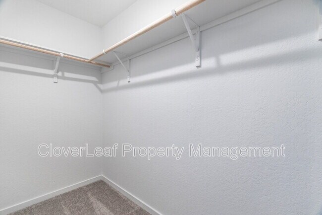Building Photo - 3338 Gingham Pt