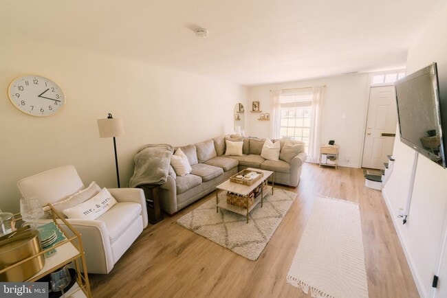 Building Photo - 126 Albemarle Dr