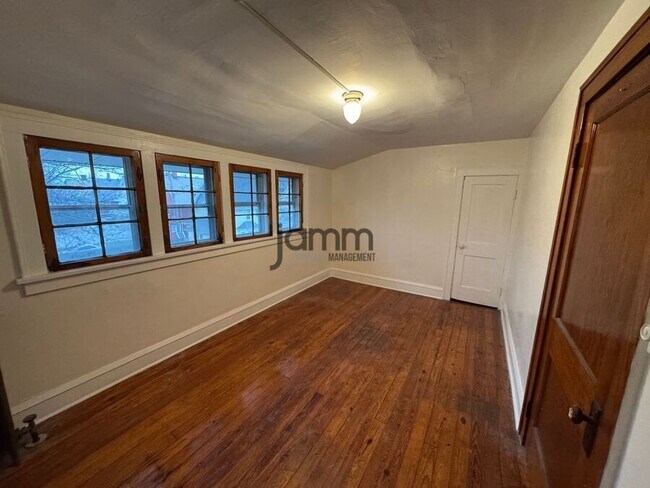 Building Photo - 12611 Franklin Blvd