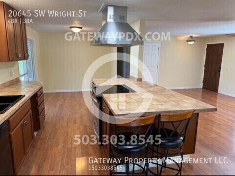 Building Photo - 20645 SW Wright St