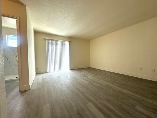 Building Photo - Beautifully Remodeled Home in the Heart of Manteca!