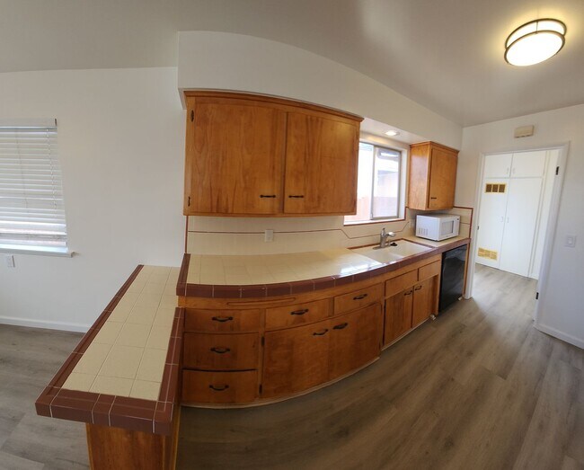 Building Photo - 550 Piney Way