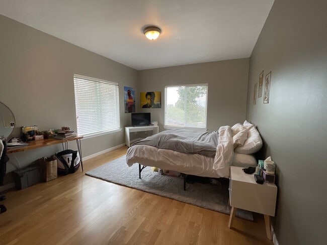 Building Photo - AVAILABLE NOW: Spacious 4 bdrm, 3 bath home in Cedar Ridge Development!