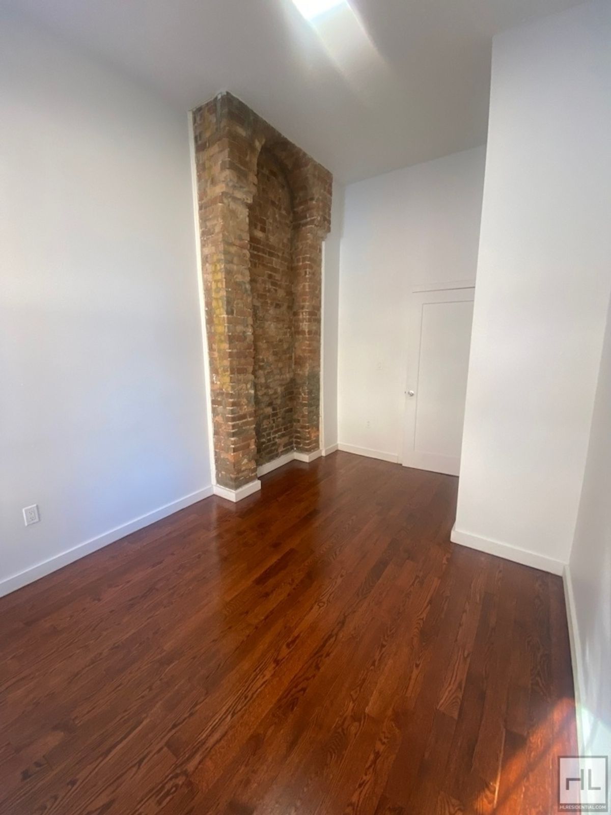 Building Photo - CENTRAL AVENUE / Spacious Bushwick 1 Bed 1-Bath