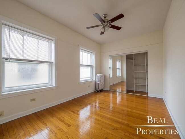 Building Photo - 1 bedroom in CHICAGO IL 60613