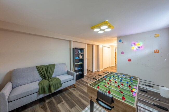 Building Photo - 810 Walnut St