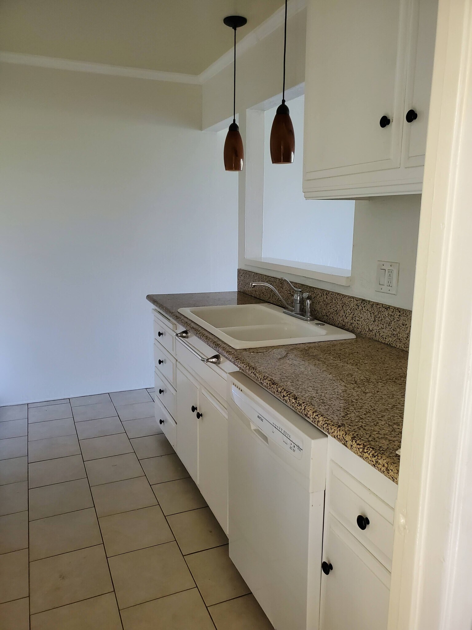 Building Photo - 741 Amigos Way