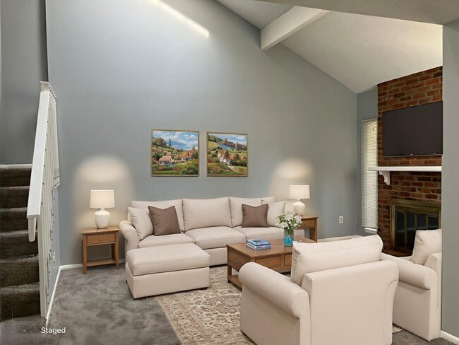 Building Photo - RENT SPECIAL! 1 month FREE RENT on 15 month lease OR 1/2 month FREE RENT on 12 month lease