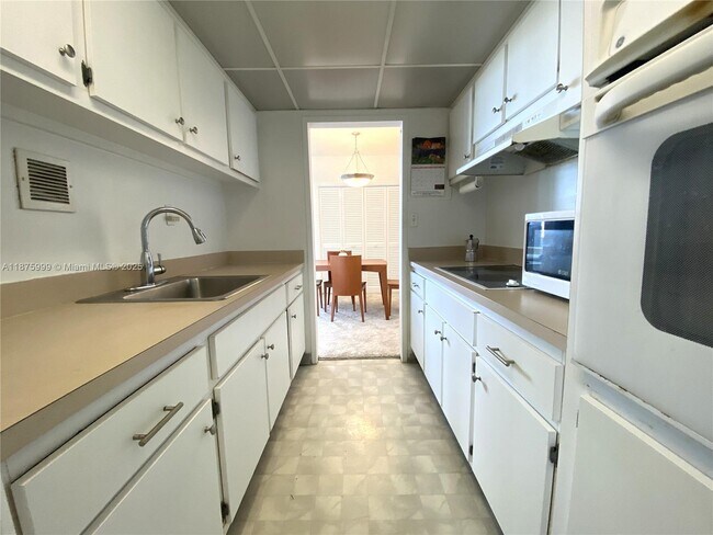 Building Photo - 1200 West Ave