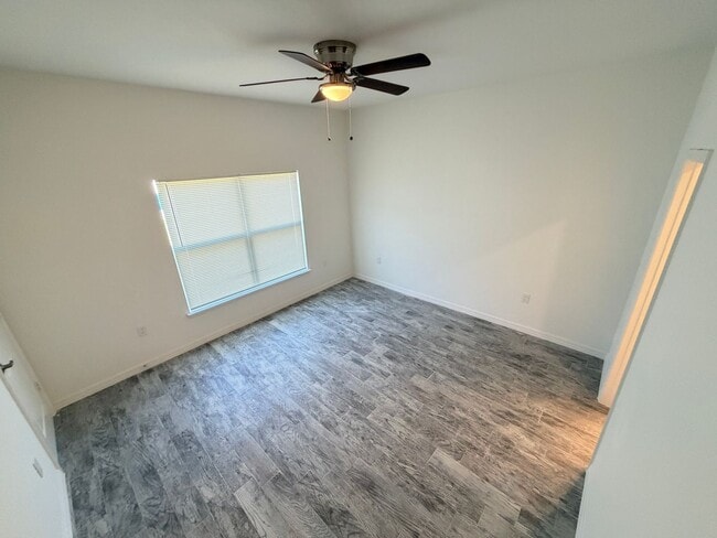 Building Photo - 2810 Felda Ave