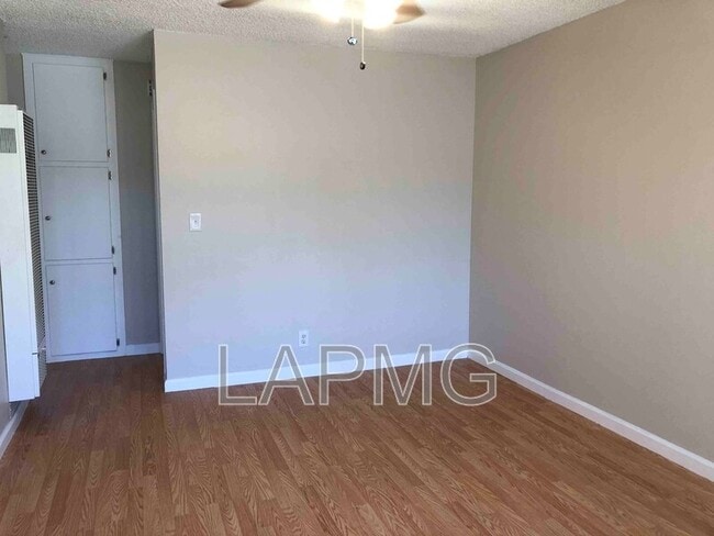 Building Photo - 8545-8549 Rose St.