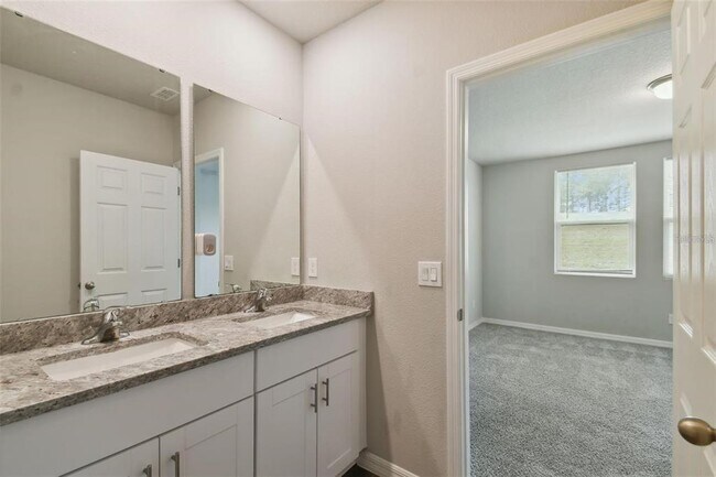 Building Photo - 3218 Bella Vista Dr