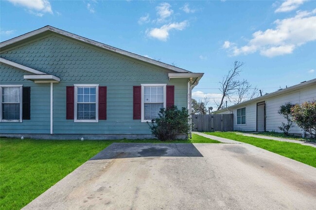 Building Photo - 5315 Cherie Crest Ct