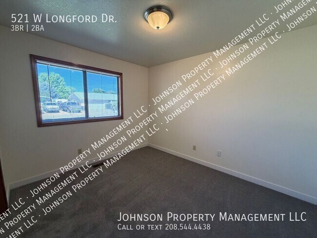 Building Photo - 521 Longford Dr