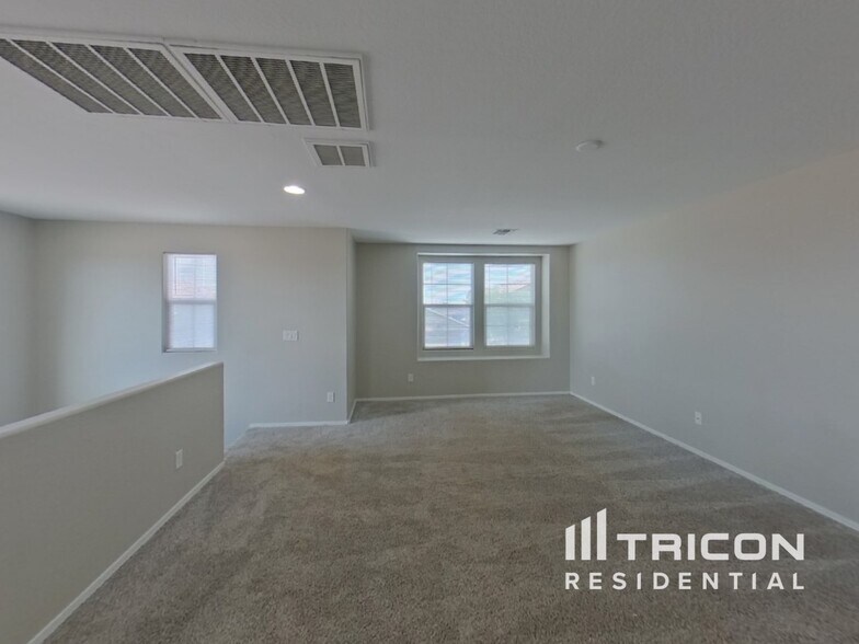 Building Photo - 40859 W Portis Dr