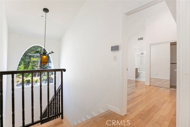 Building Photo - 2644 E Chevy Chase Dr