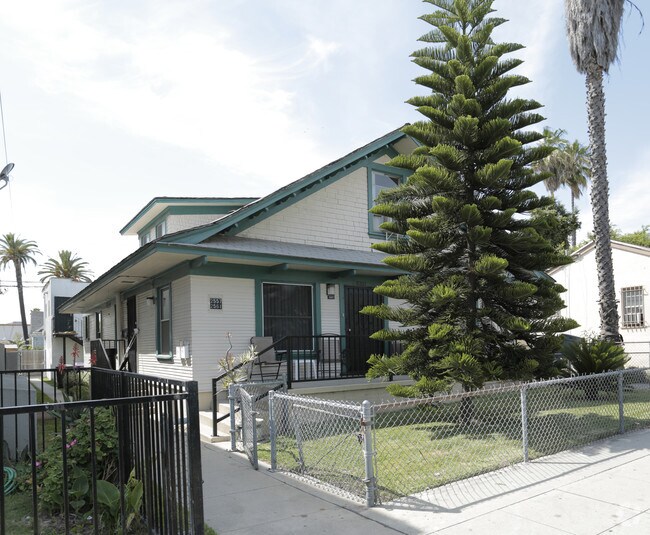 Building Photo - 2557-2563 Pasadena Ave
