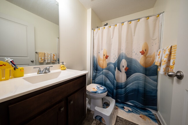 Building Photo - 15104 Emory Cir