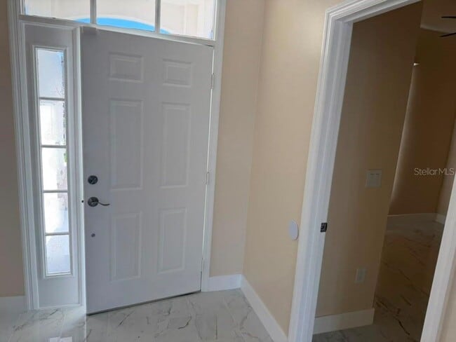 Building Photo - Remodeled home in Kissimmee