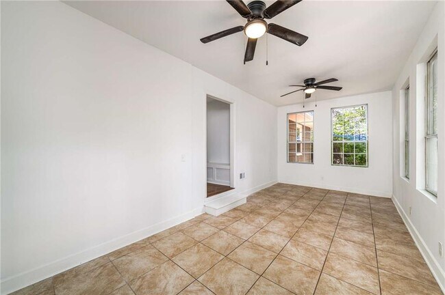 Building Photo - 1774 Laurelwood Dr SW