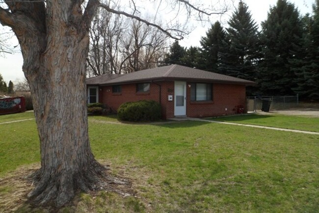 Building Photo - 2 bedroom, 1 bathroom home in Wheat Ridge ...