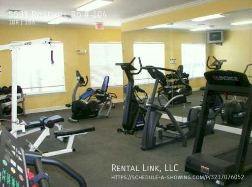 Building Photo - Resort-Style Living Just Minutes from Sies...