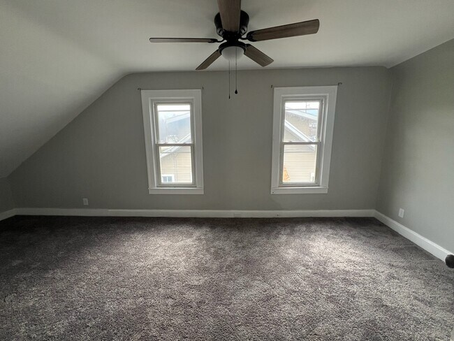 Building Photo - 1414 W Main St