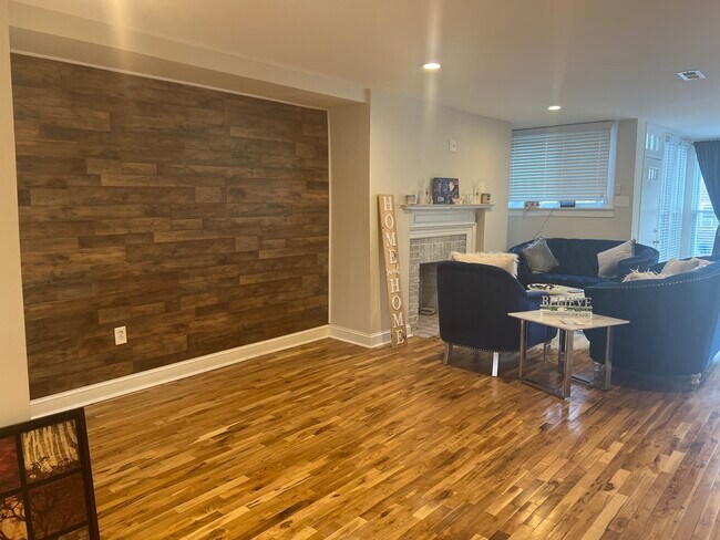 Building Photo - 1705 67th Ave