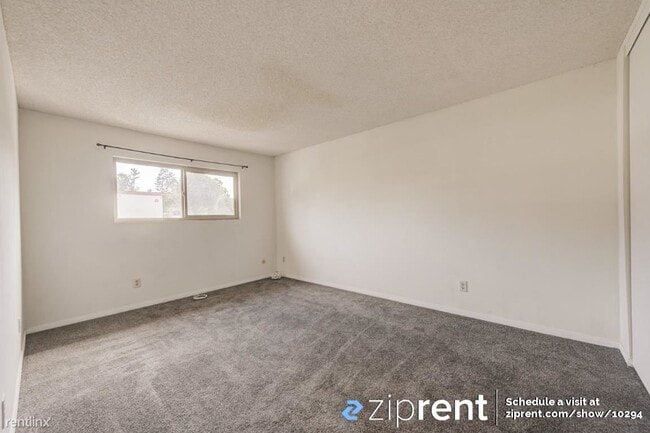 Building Photo - 2 br, 1 bath Condo - 9546 Carroll Canyon R...