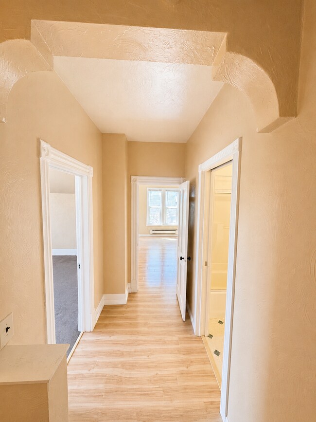Building Photo - DASILVA RYAN DUPLEX