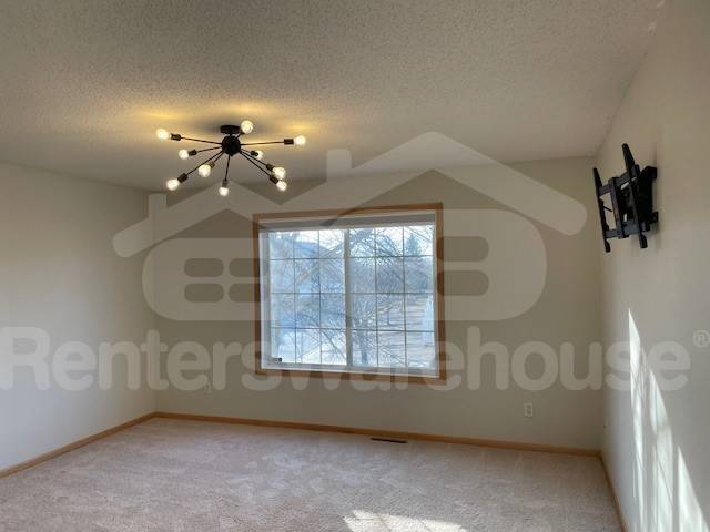 Building Photo - 11011 Oak Grv Cir