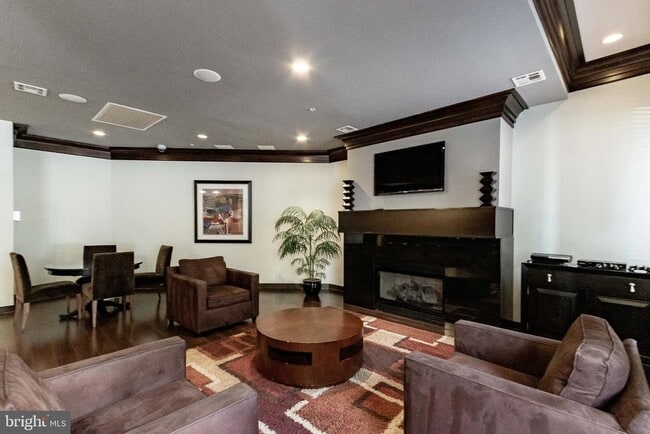 Building Photo - 12000 Market St