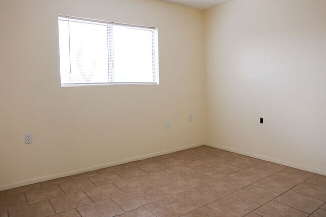 Building Photo - 830 W Rio-Altar