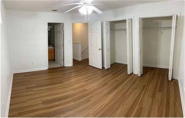 Building Photo - 924 Ashburn Dr