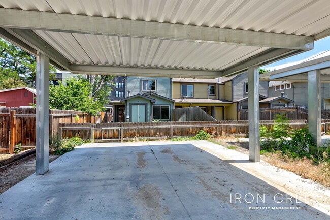 Building Photo - Each Bedroom has Private Full Bath