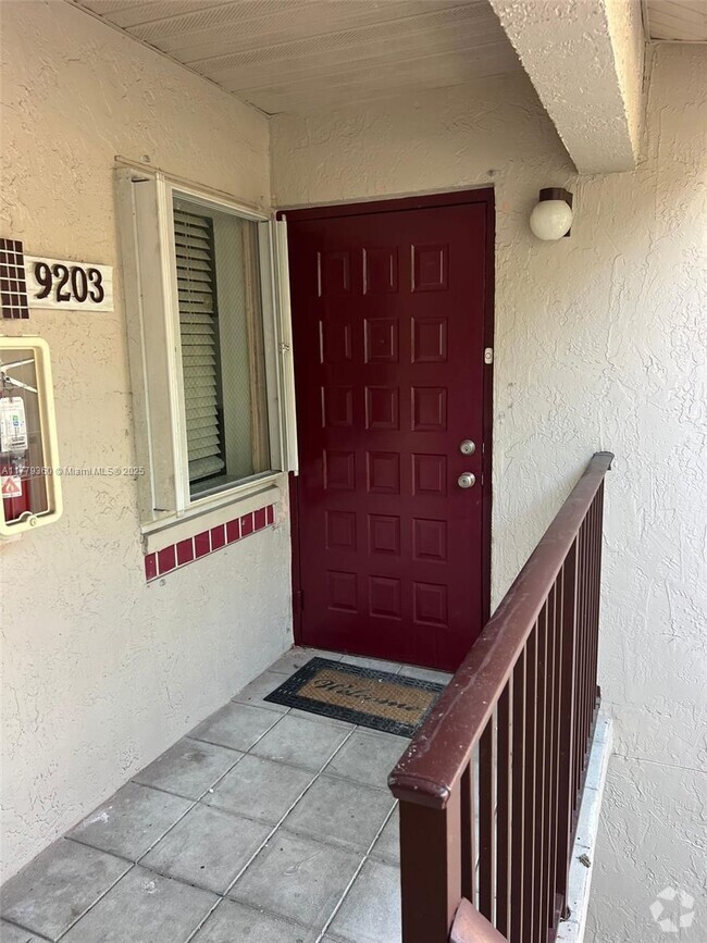 Building Photo - 9203 SW 138th Pl
