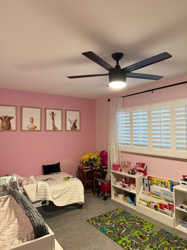 Building Photo - 5205 W Crocus Dr