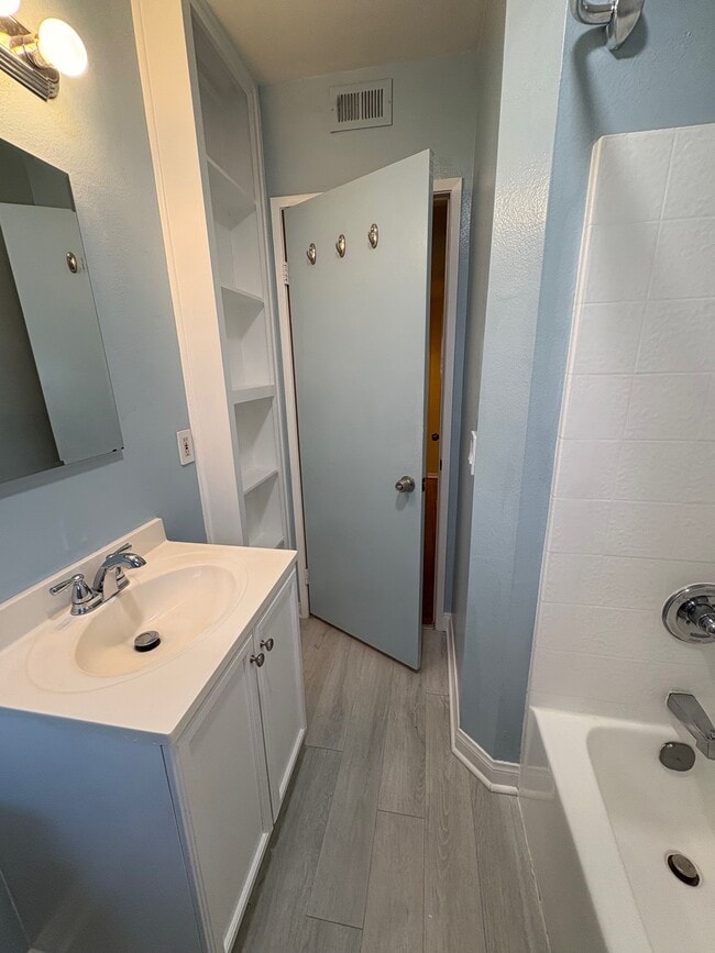 Building Photo - 5874 Bowcroft St