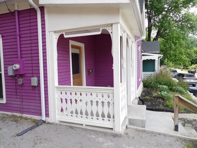 Building Photo - 609 Taylor Ave