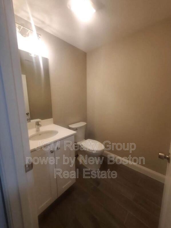 Building Photo - 67 Shepard St